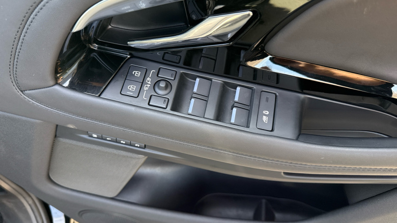 Land Rover Range Rover Evoque 1.5 P300e R-Dynamic HSE 5dr Auto Hatchback